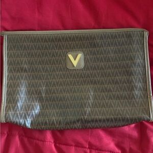 Auth Mario Valentino V logo pvc leather Clutch bag